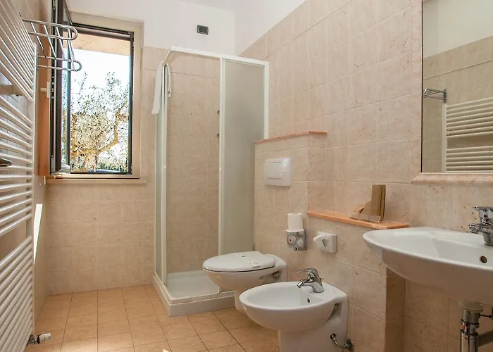 Valle Del Subasio 农家乐 *