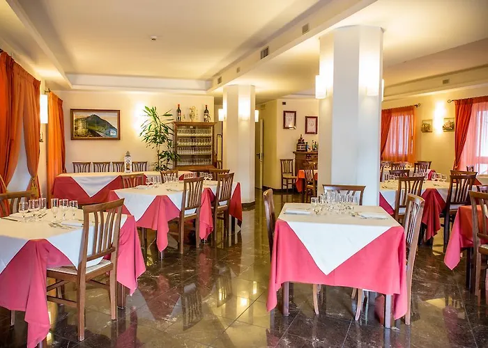 Valle Del Subasio 农家乐 *