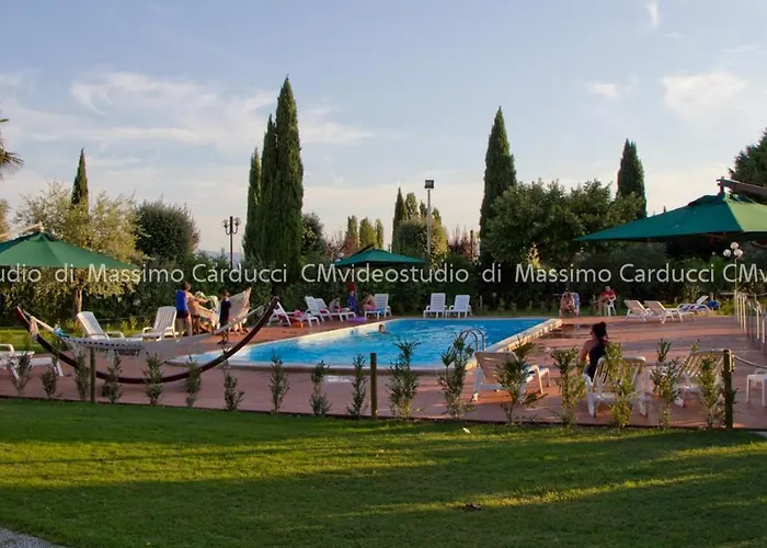 Valle Del Subasio 农家乐 *