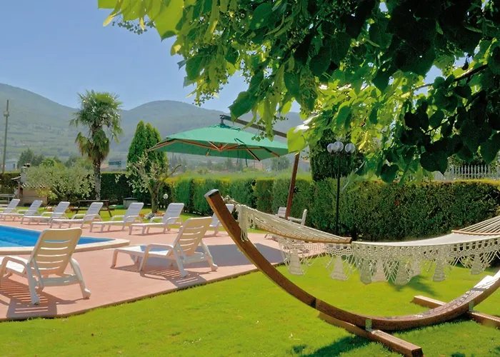 Valle Del Subasio 农家乐